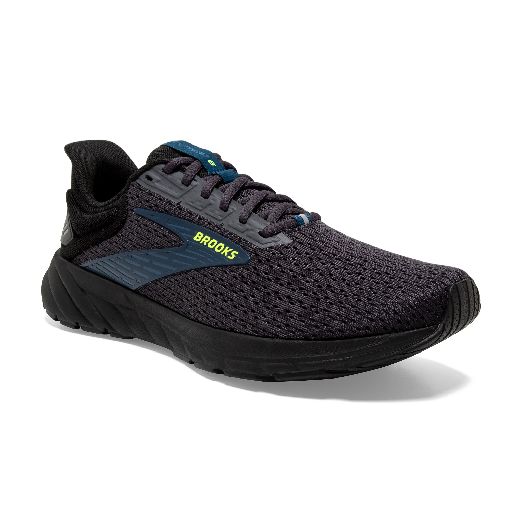 Men's Anthem 6 running on a wooden track shoes tested