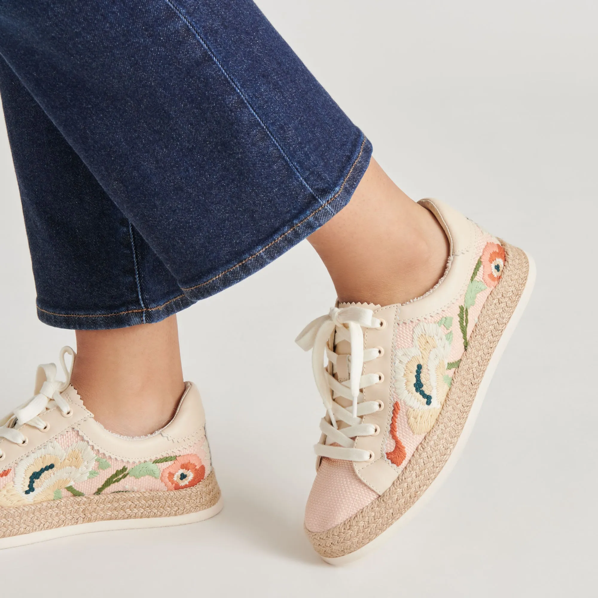 AZALIA SNEAKERS PINK FLORAL RAFFIA Endurance Sole Ultra Responsive