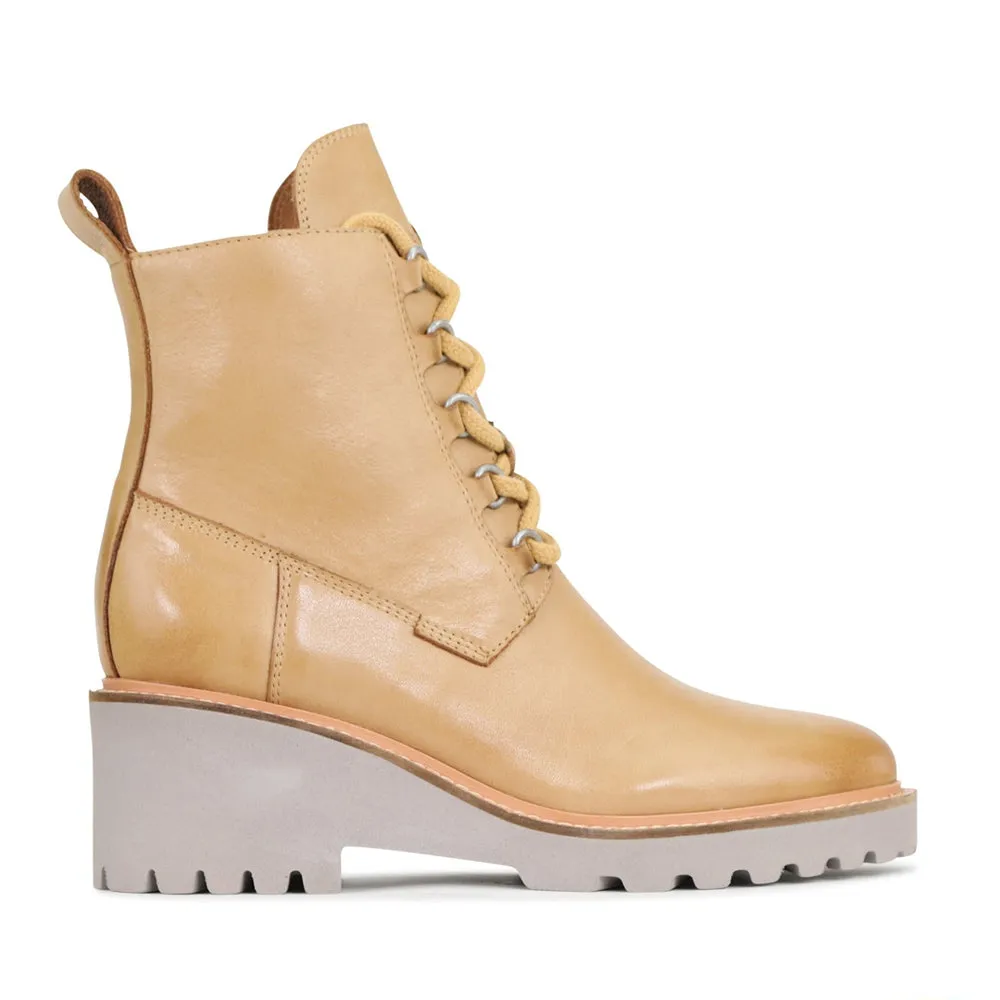 EOS PAYSON TAN Comfortable Step Model