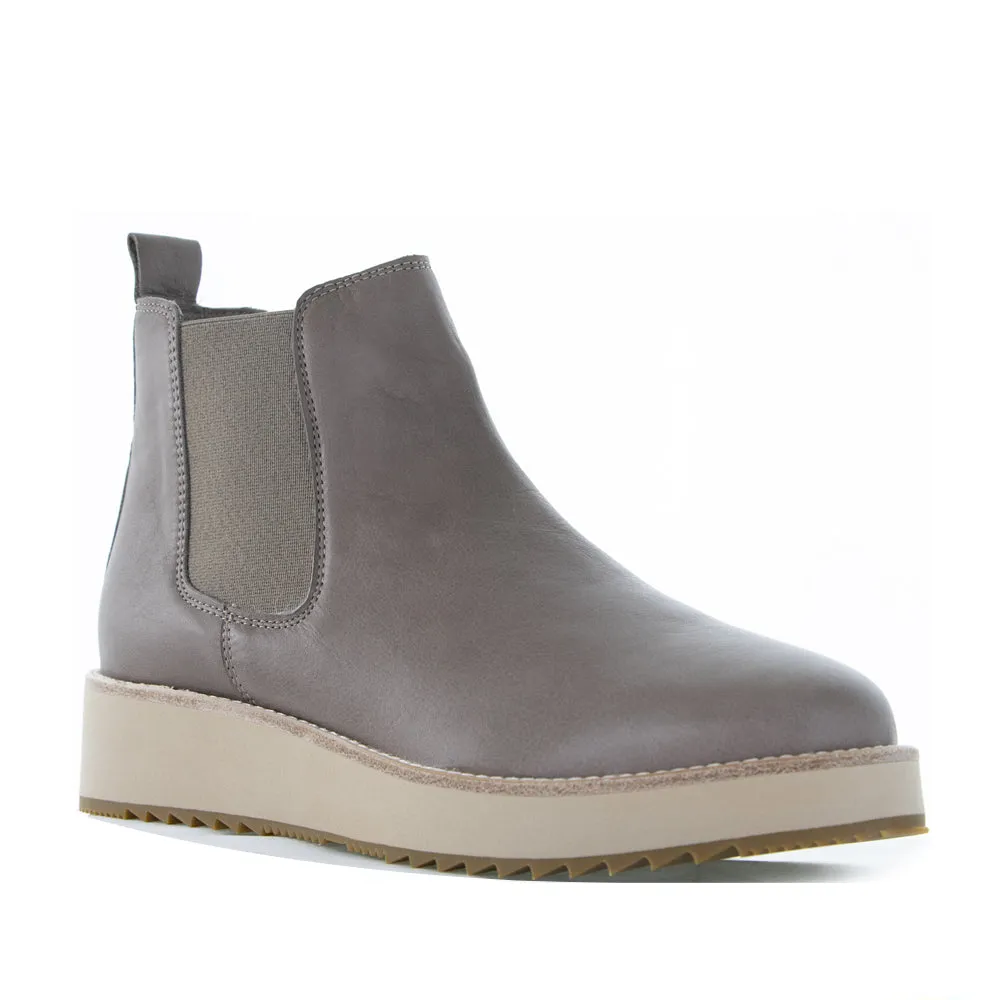 Heavy Weather Essential Piece LE SANSA STING TAUPE