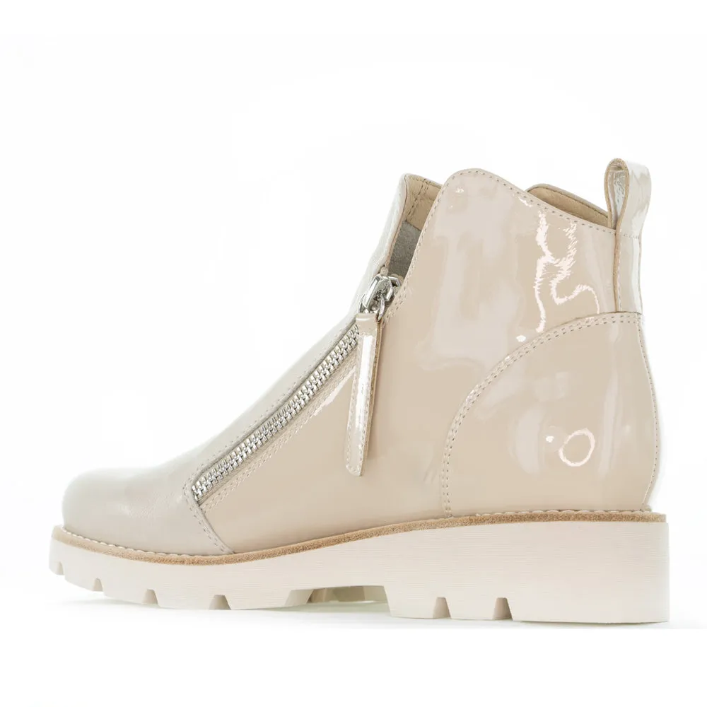 DJANGO & JULIETTE DOTTIZ VANILLA OATMEAL PATENT Outdoor Style