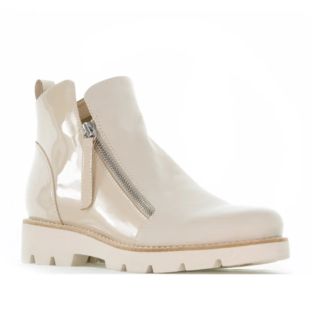 Trek Ready DJANGO & JULIETTE DOTTIZ VANILLA OATMEAL PATENT