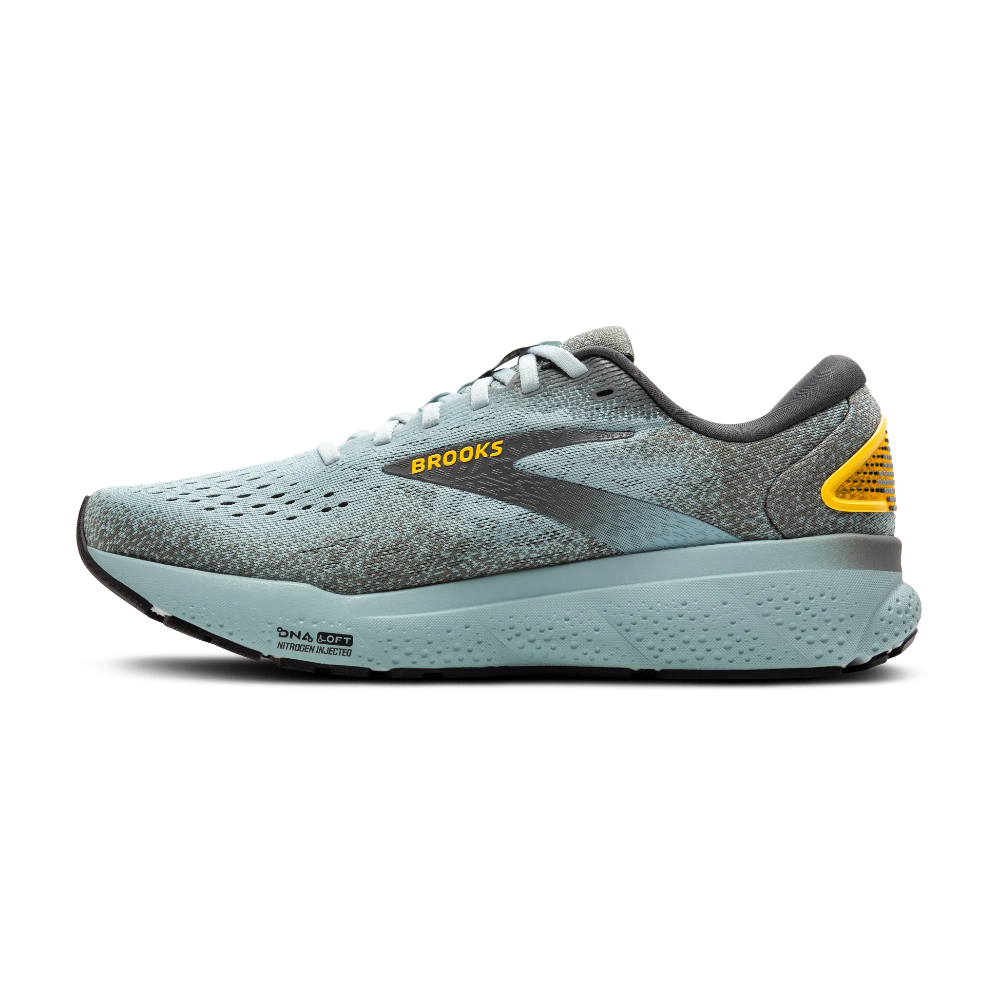 running in an estuary area shoes gym goer Men's Ghost 16