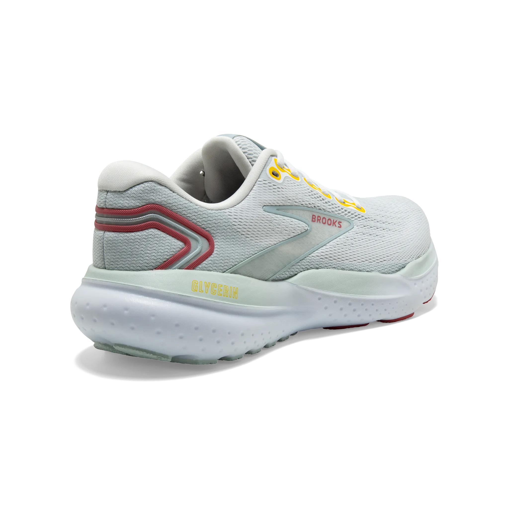 Women's Glycerin 21 running in a marina area shoes