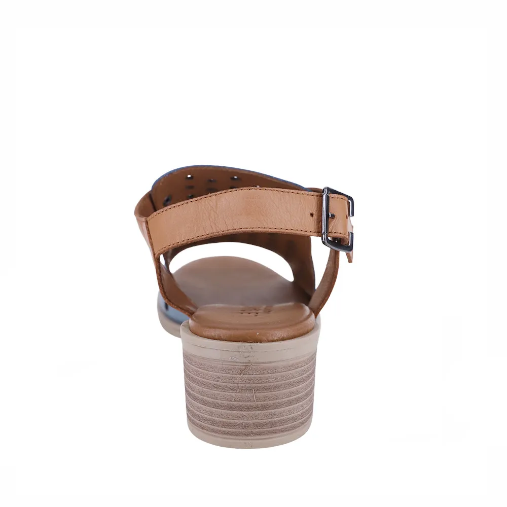 LE SANSA DOHA NAVY TAN Versatile Silhouette