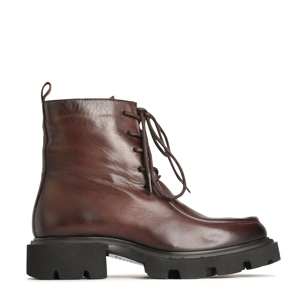 TESSA Travelers Retro-inspired support