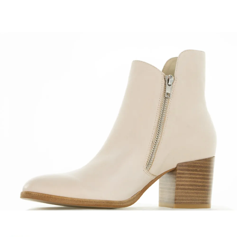 DJANGO & JULIETTE ZERENA VANILLA Durable Construction Supportive Fit