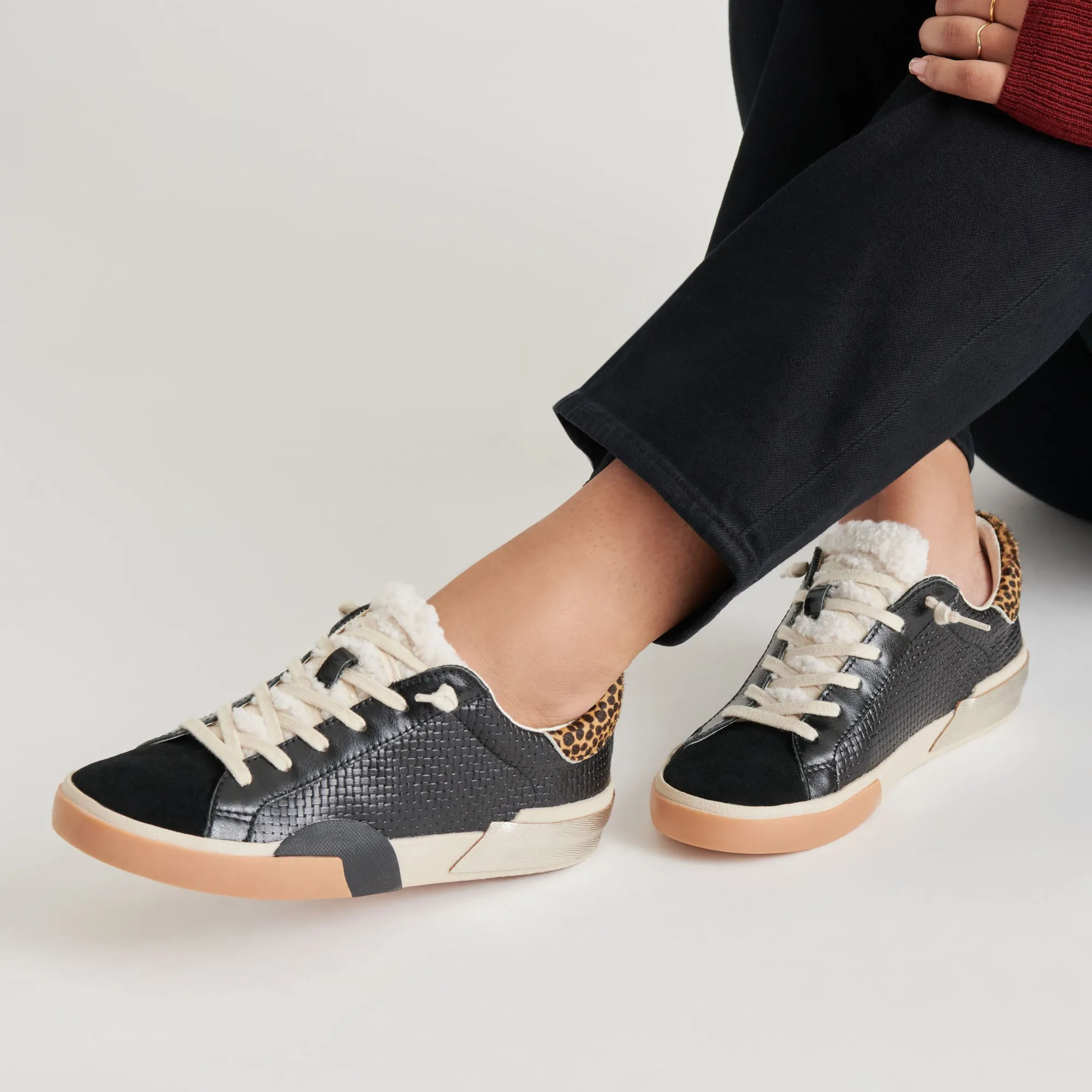 Luxe Touch ZINA PLUSH SNEAKERS BLACK MULTI WOVEN