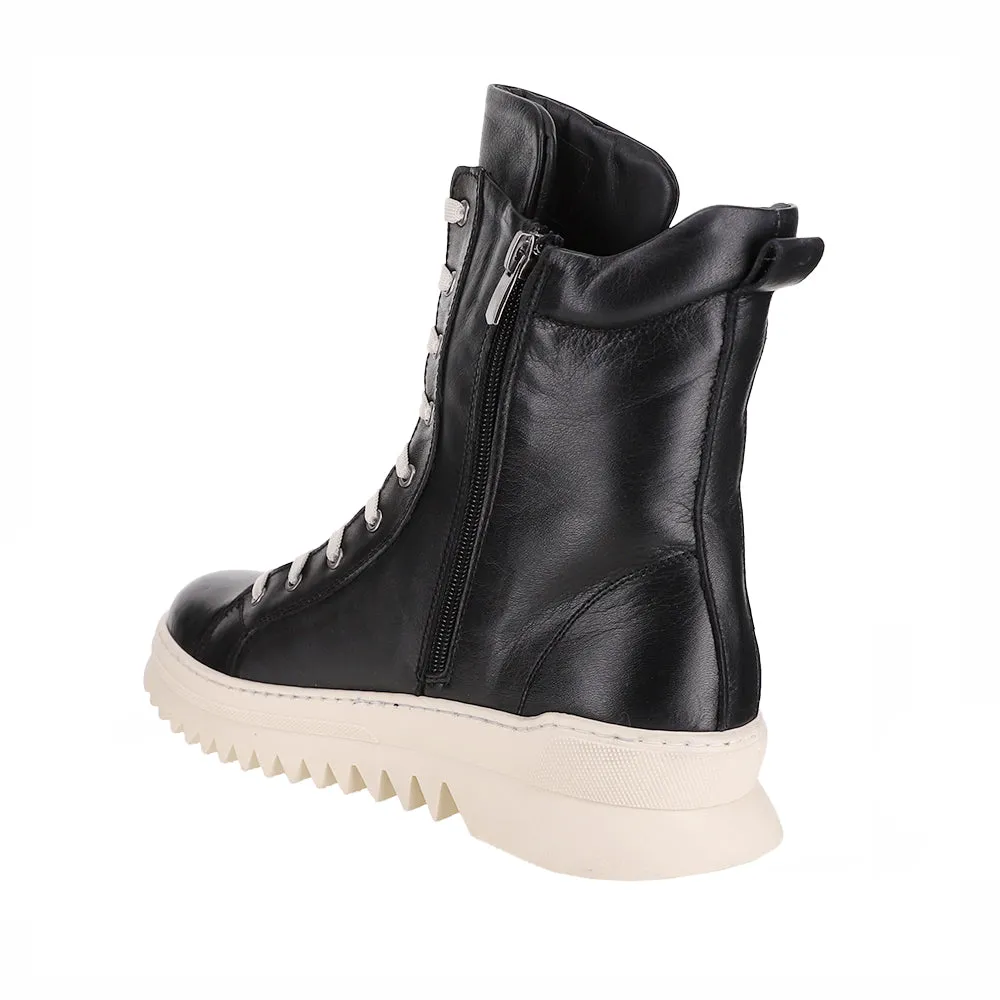 Rugged Style Tough Terrain LE SANSA NAOMI BLACK