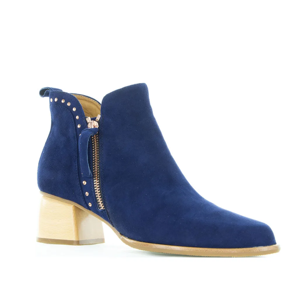 Active Use Sleek Function BRESLEY PANACHE NAVY SUEDE