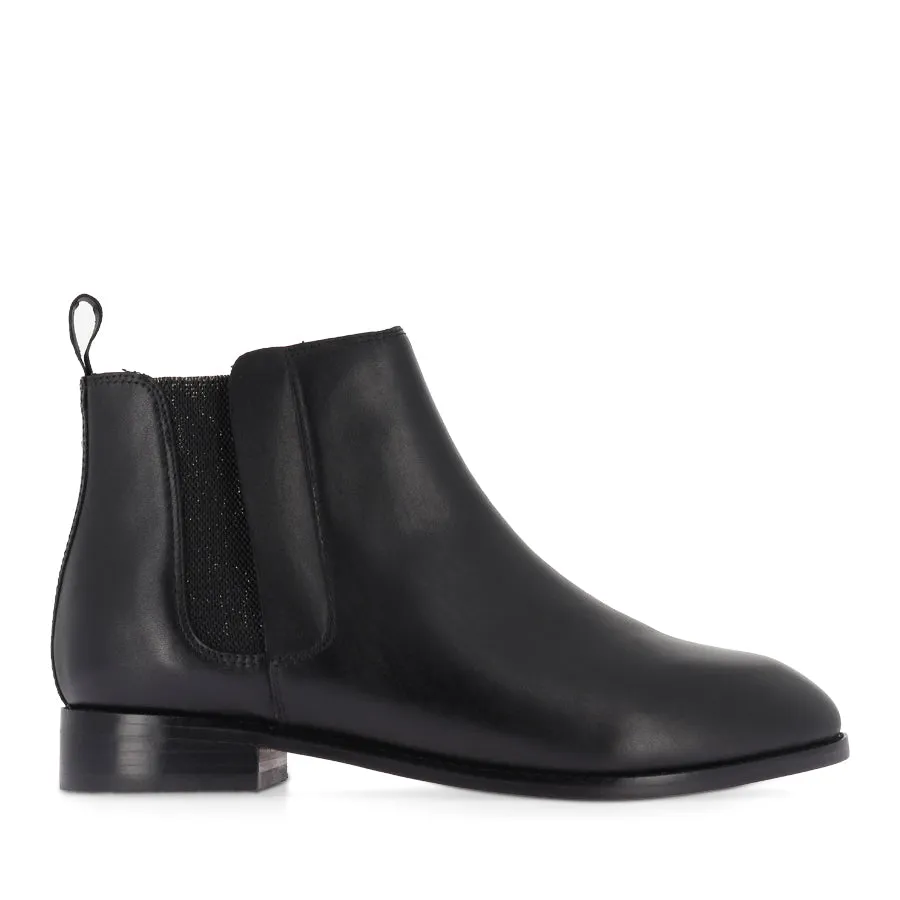AUSTEN II - BLACK LEATHER festival
