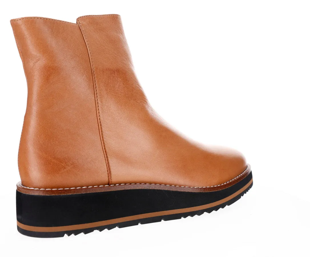 Outdoor shoes Iconic look LE SANSA SALOME TAN