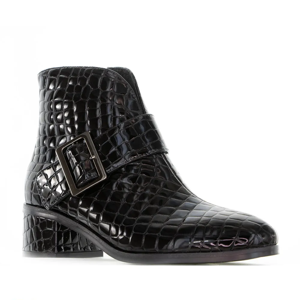 LE SANSA ANDY BLACK CROC Patterned Surface Timeless Look