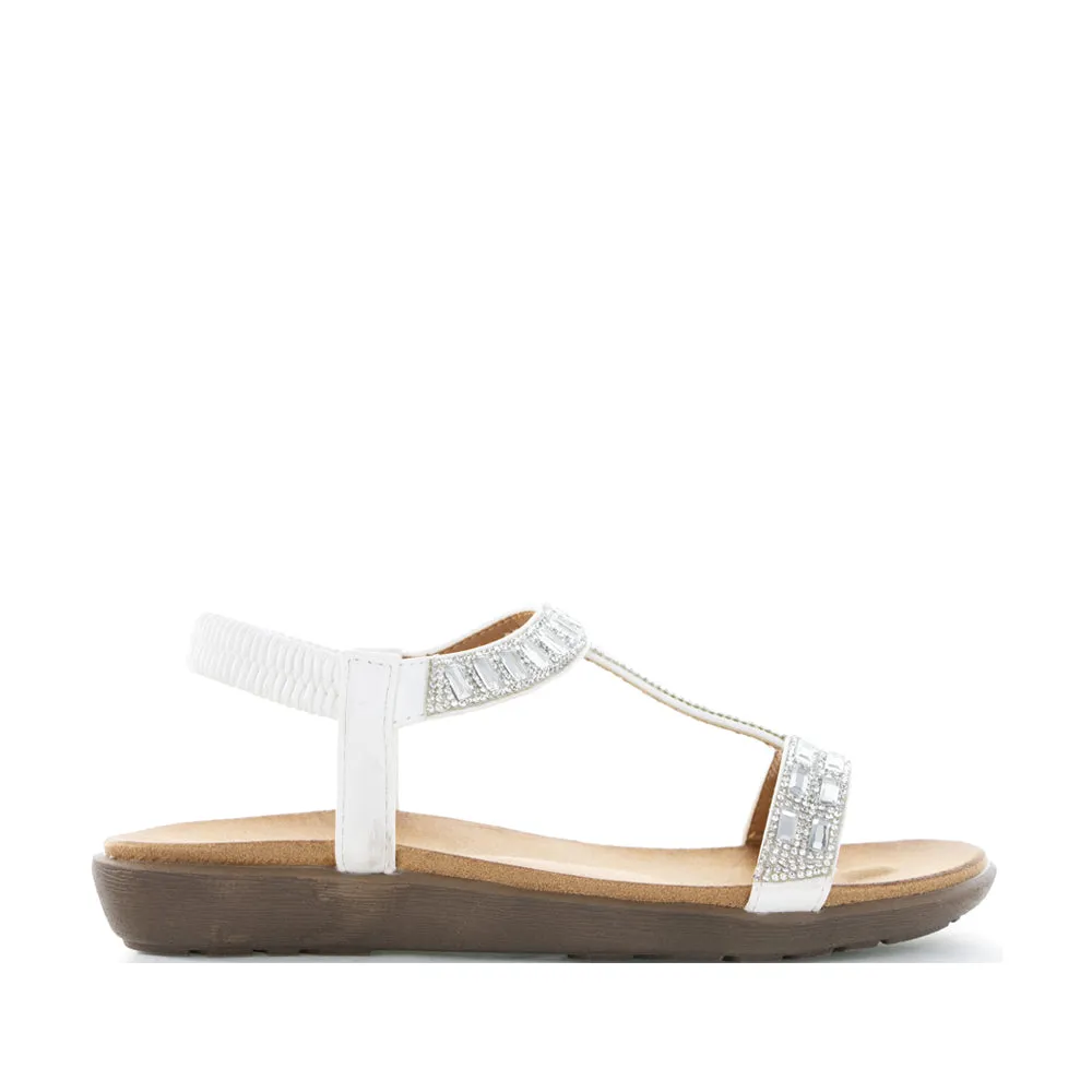 Everyday Versatile Footwear Slim Shape CC RESORTS USHA WHITE