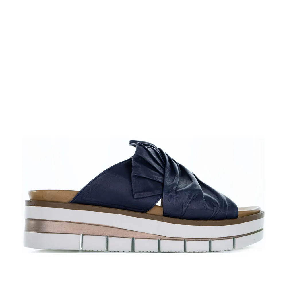 Grip Sole Minimalist Look LE SANSA KHLOE NAVY