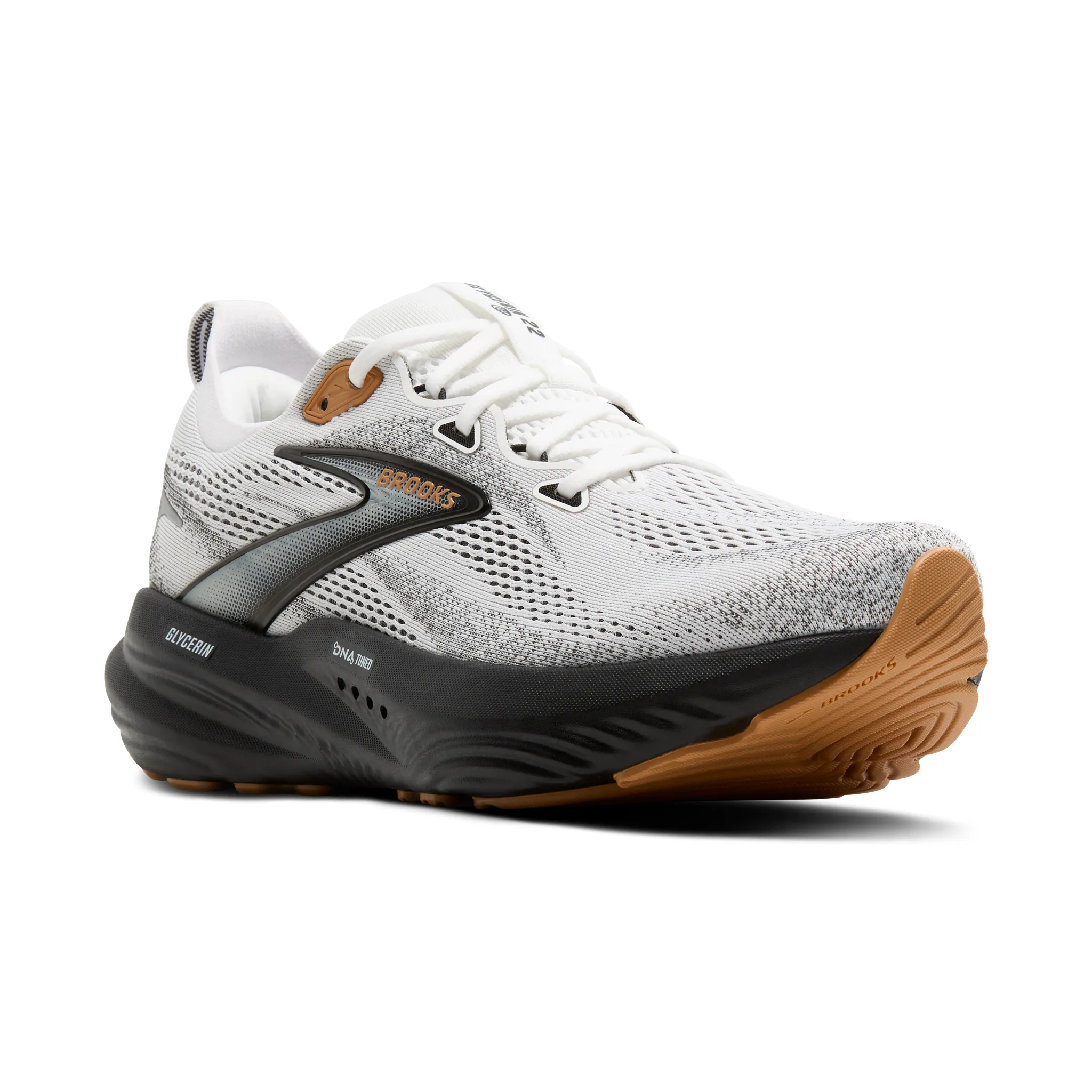 Men's Glycerin 22 running in a tropical area