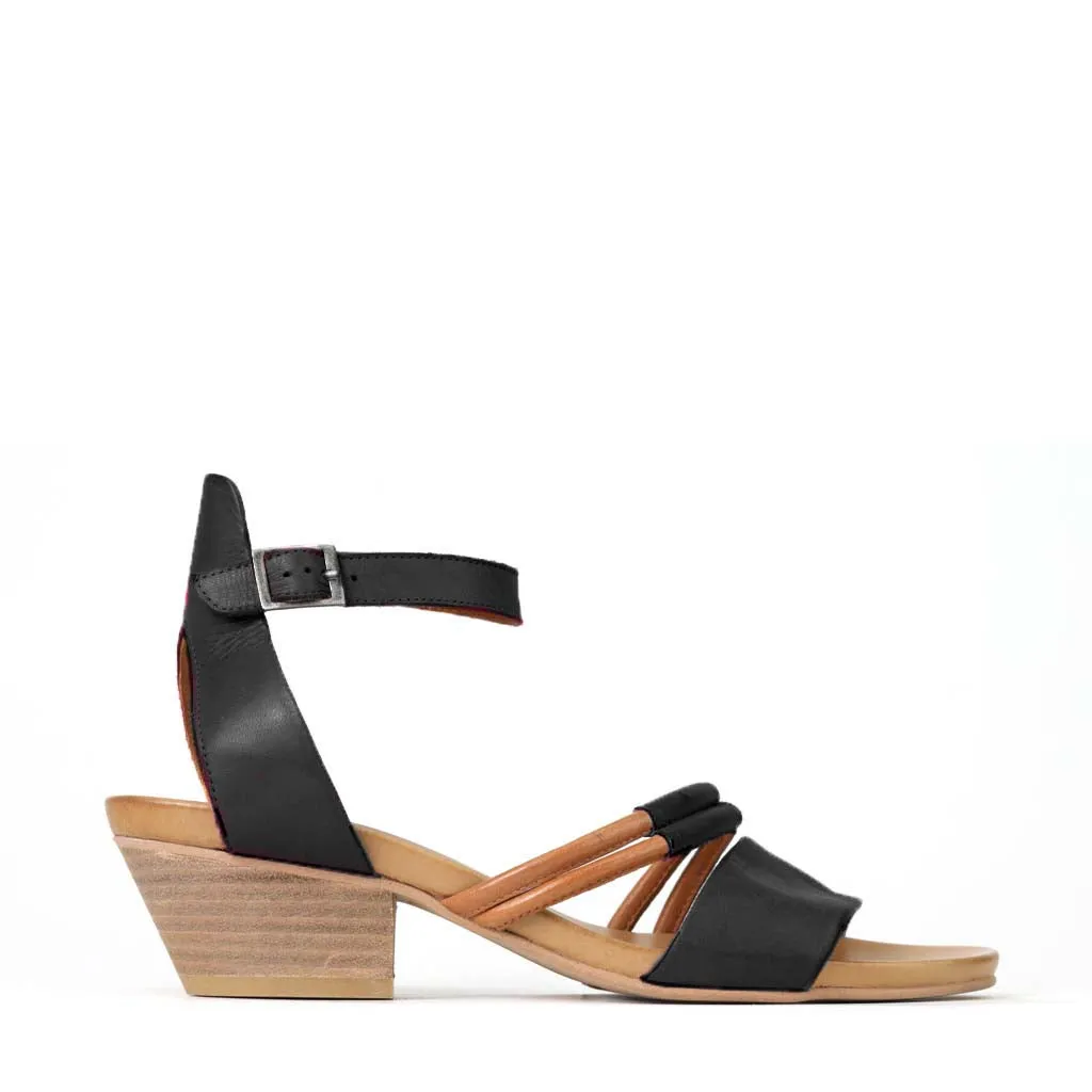 CURO LEATHER ANKLE STRAP HEEL SANDALS loafers Urban