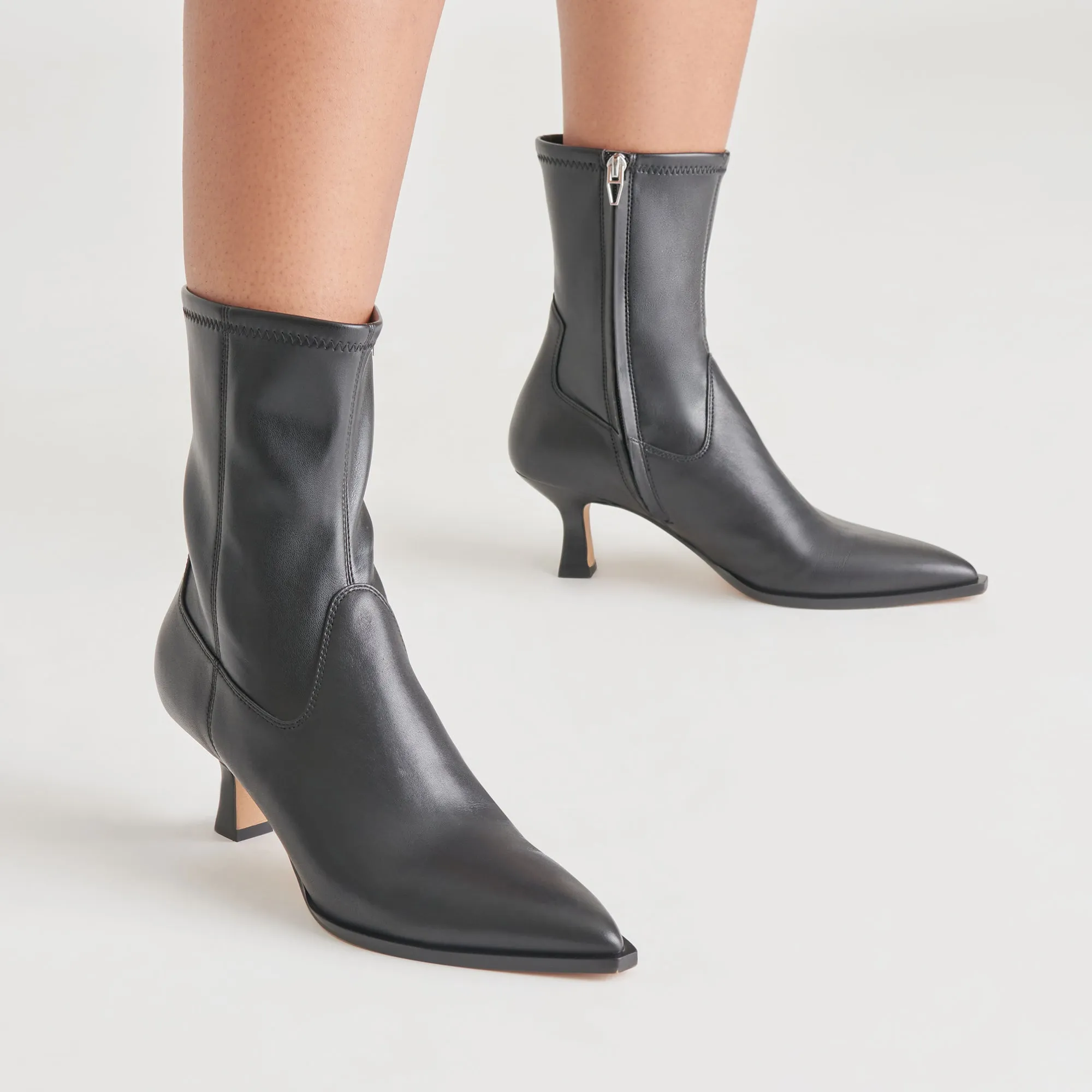 ARYA WIDE CALF BOOTS BLACK LEATHER Reinforced toe Fashion Statement