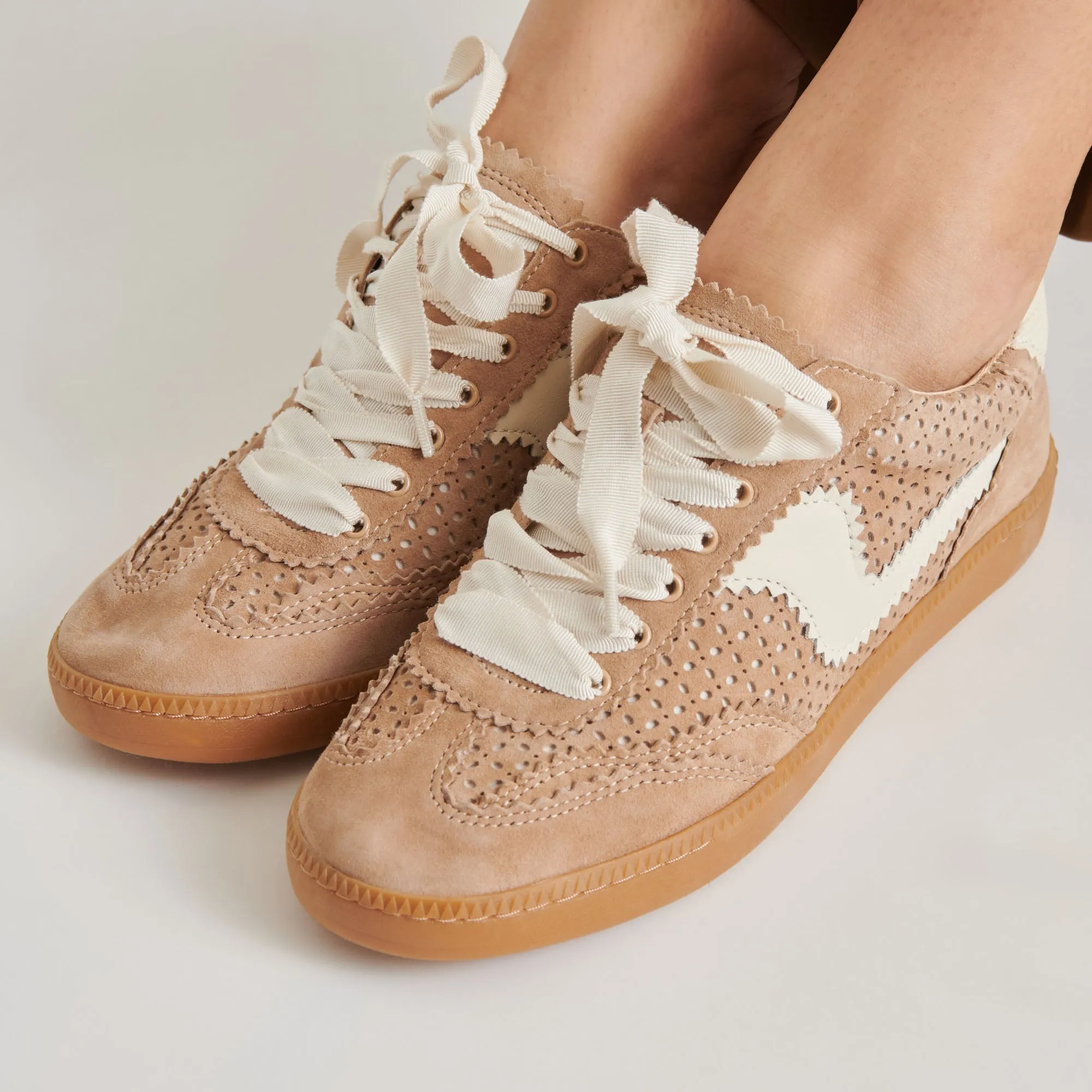 Runner's Choice Easy Go NOTICE EYELET PERF SNEAKERS CAMEL SUEDE