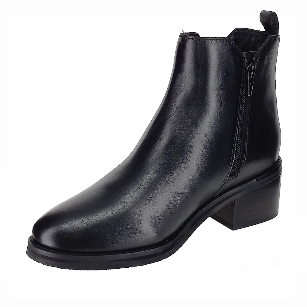 Trend-setting LE SANSA DEEP BLACK