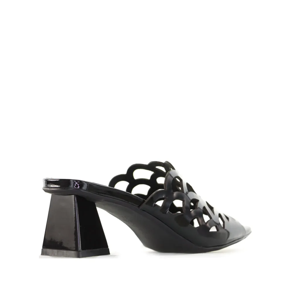 Street Ready Easy Glide DJANGO & JULIETTE ILESAT BLACK PATENT