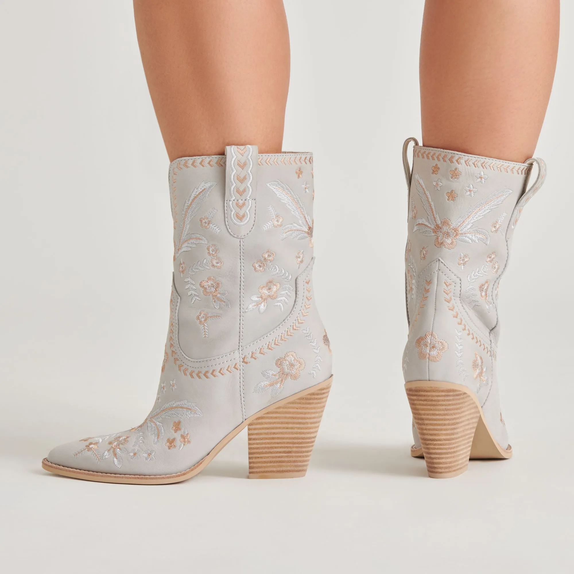 JESSEY FLORAL BOOTS LIGHT BLUE NUBUCK Rough Trail Sleek Comfort