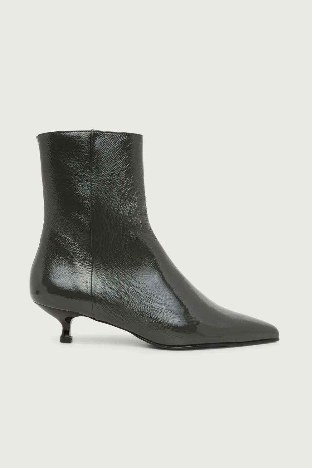 Paula Ankle Boots in Grey Patent Leather Stylish And Functional