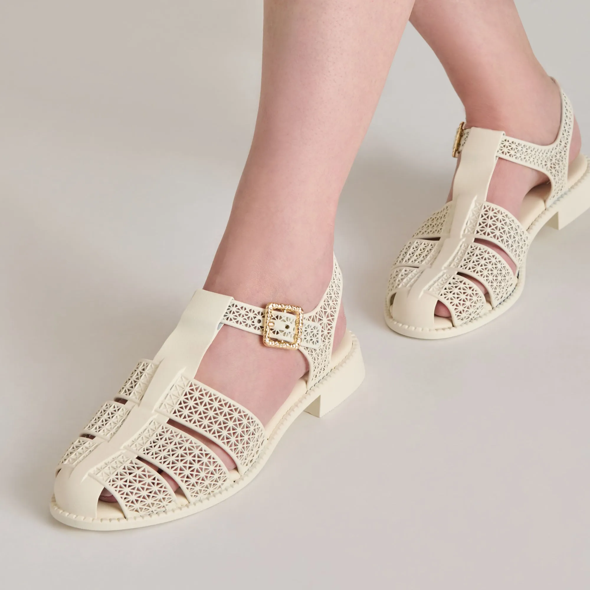 HOLIS 3D SANDALS IVORY Step Friendly