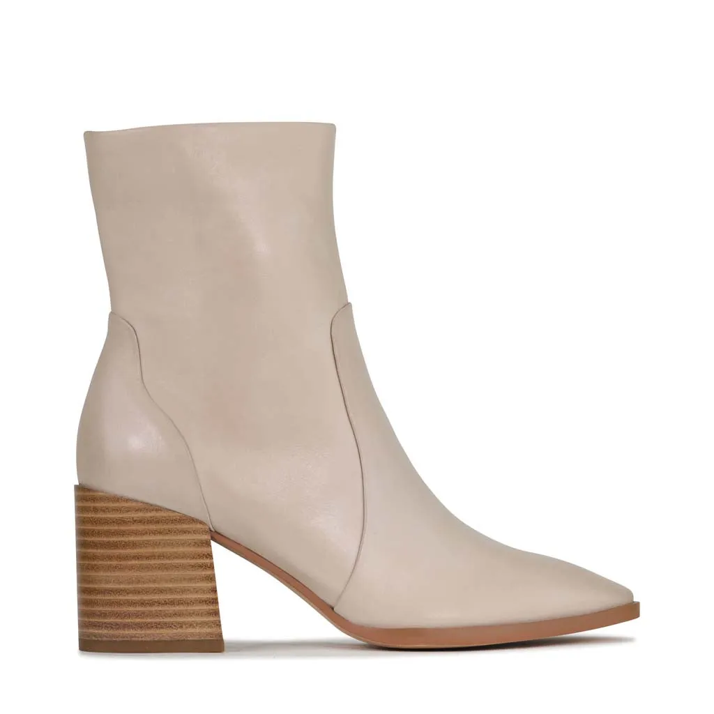 lace - up KEORA