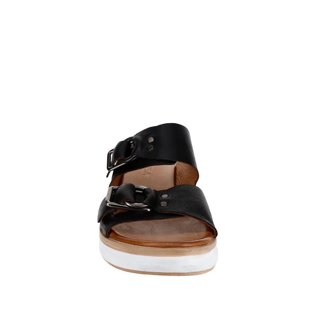 LE SANSA HOLISTER BLACK Streamlined silhouette Correct