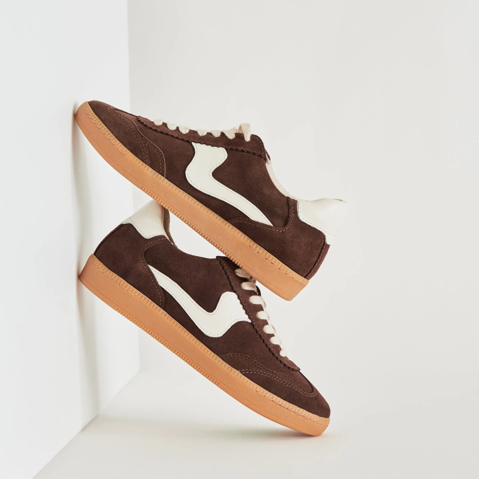NOTICE SNEAKERS DK BROWN SUEDE Ultra-soft wear