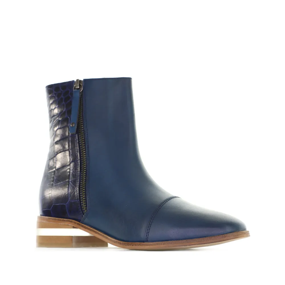 Lightweight Fit Snowy Environment LE SANSA MERA NAVY CROC