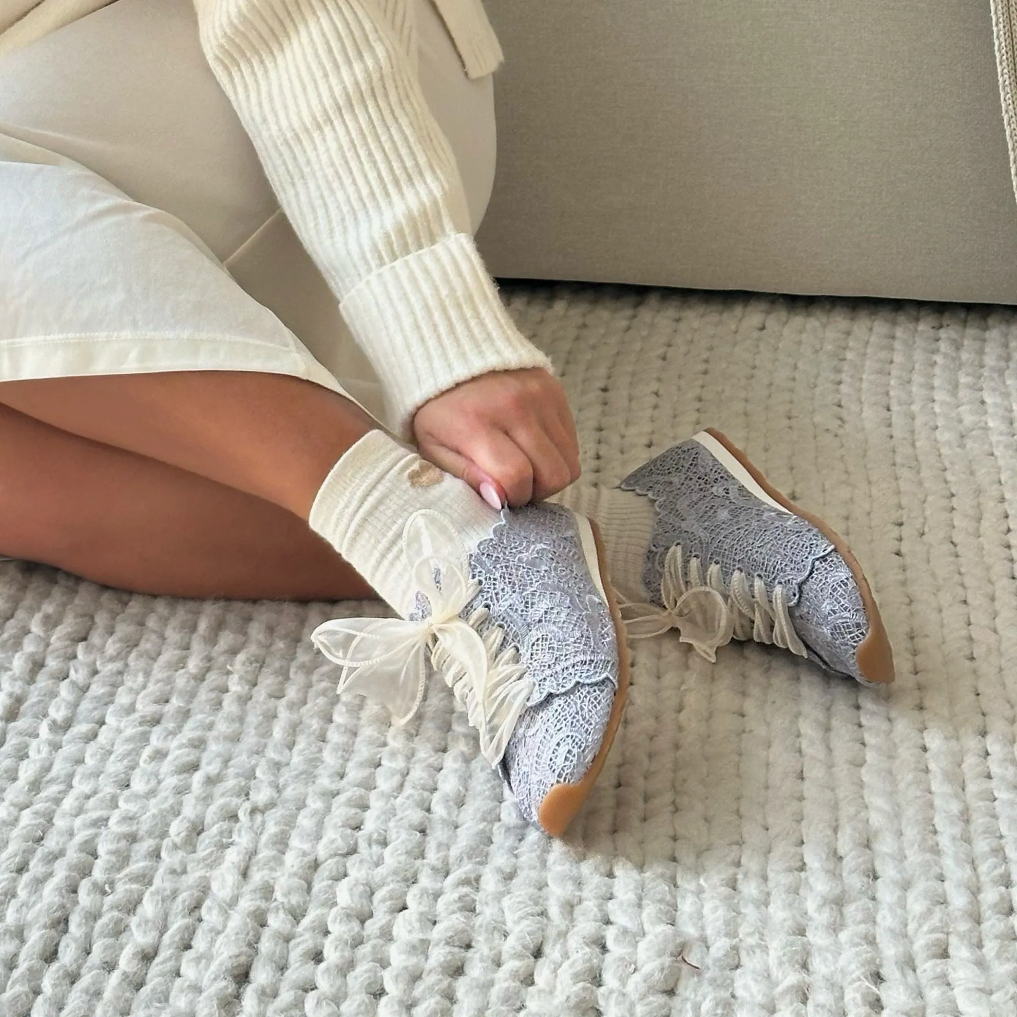 DAYANA SNEAKERS DUSTY BLUE LACE Luxurious breathability