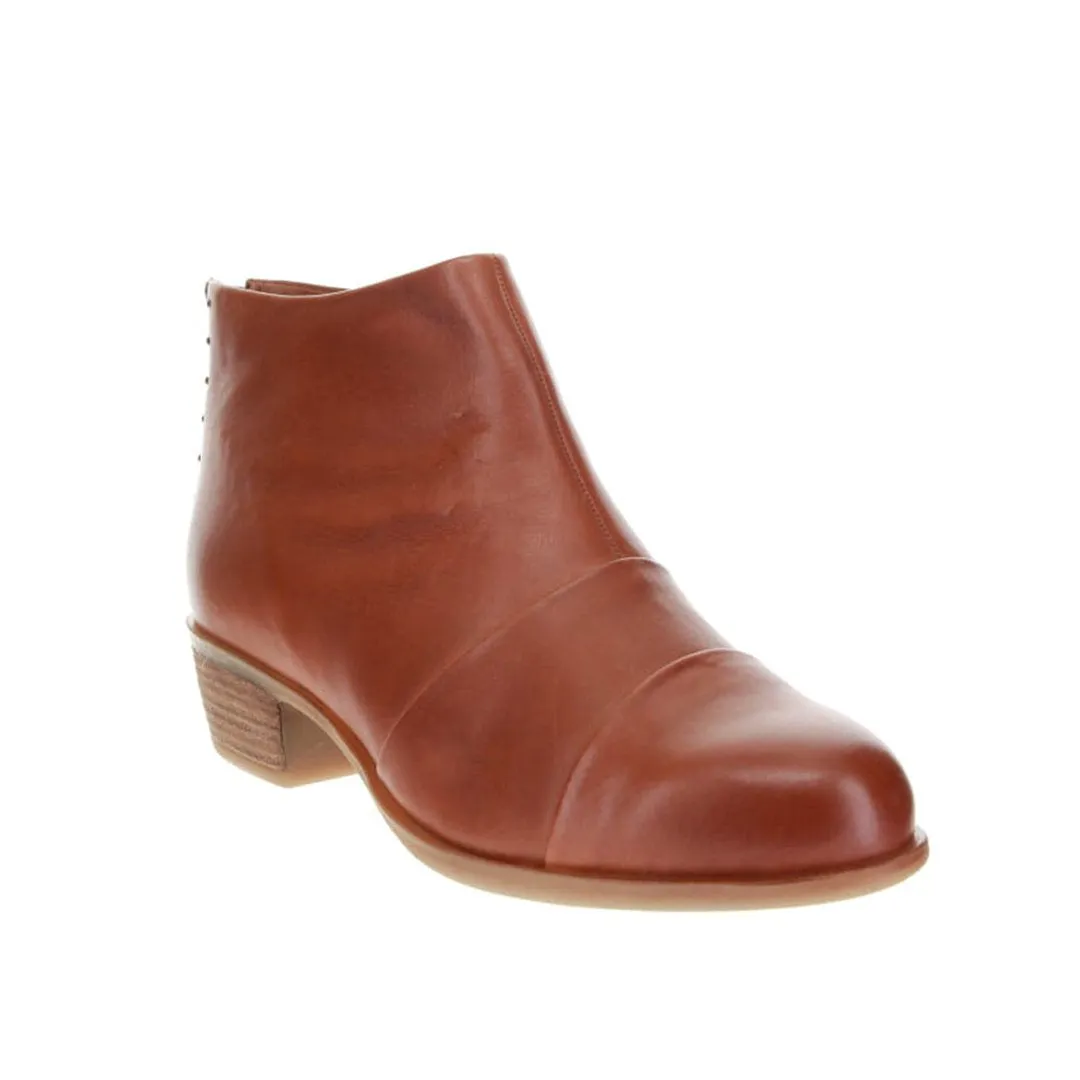 Equestrian LE SANSA KERRY TAN