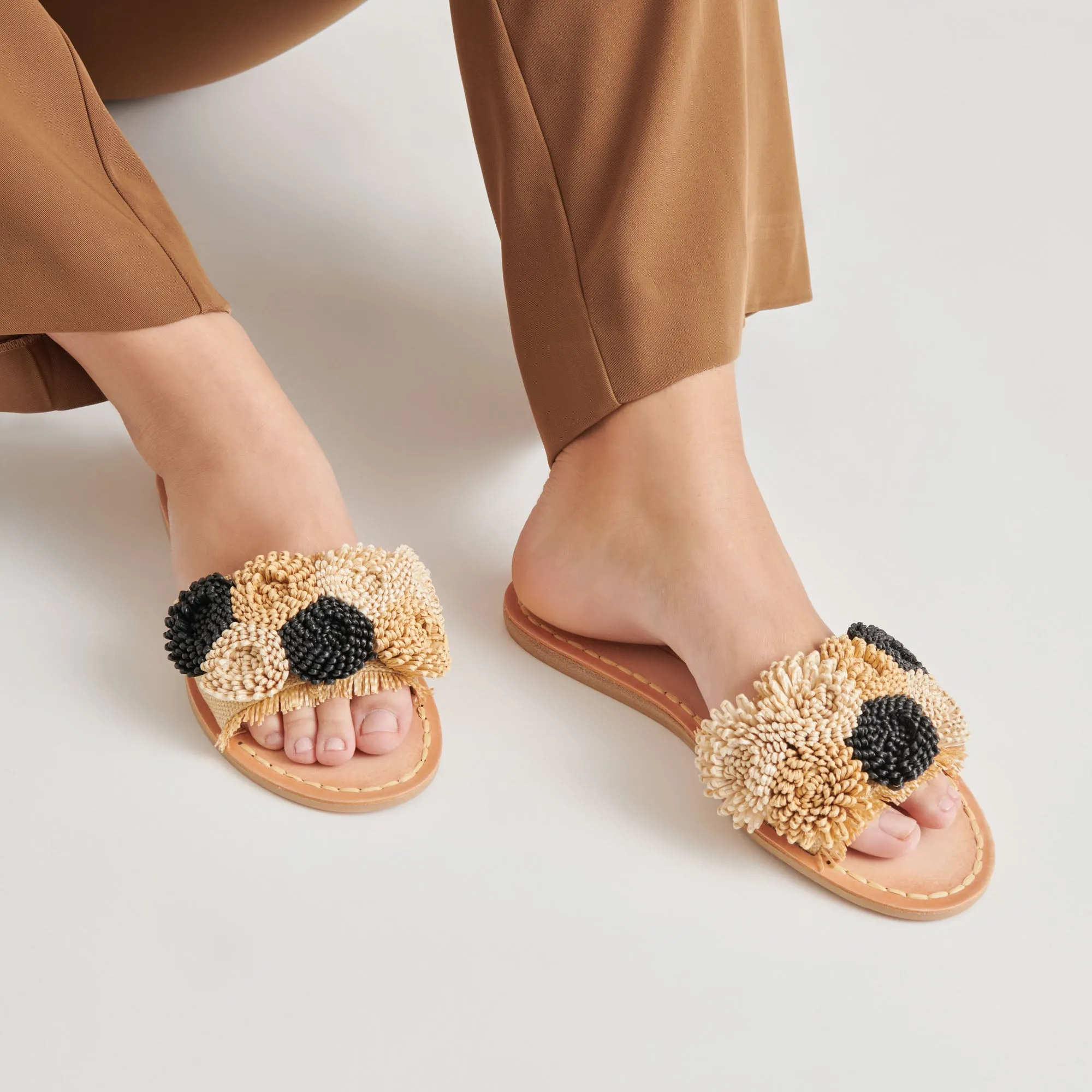 DANELA SANDALS BLACK NATURAL RAFFIA Cool Touch
