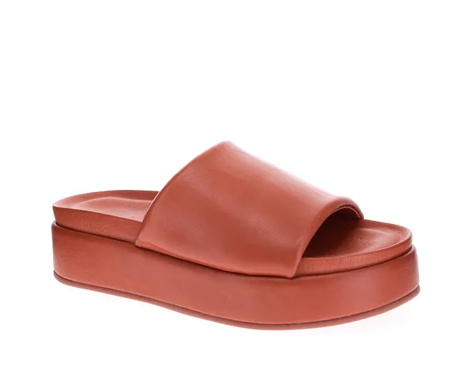 LE SANSA ASHU TAN Stain-Resistant