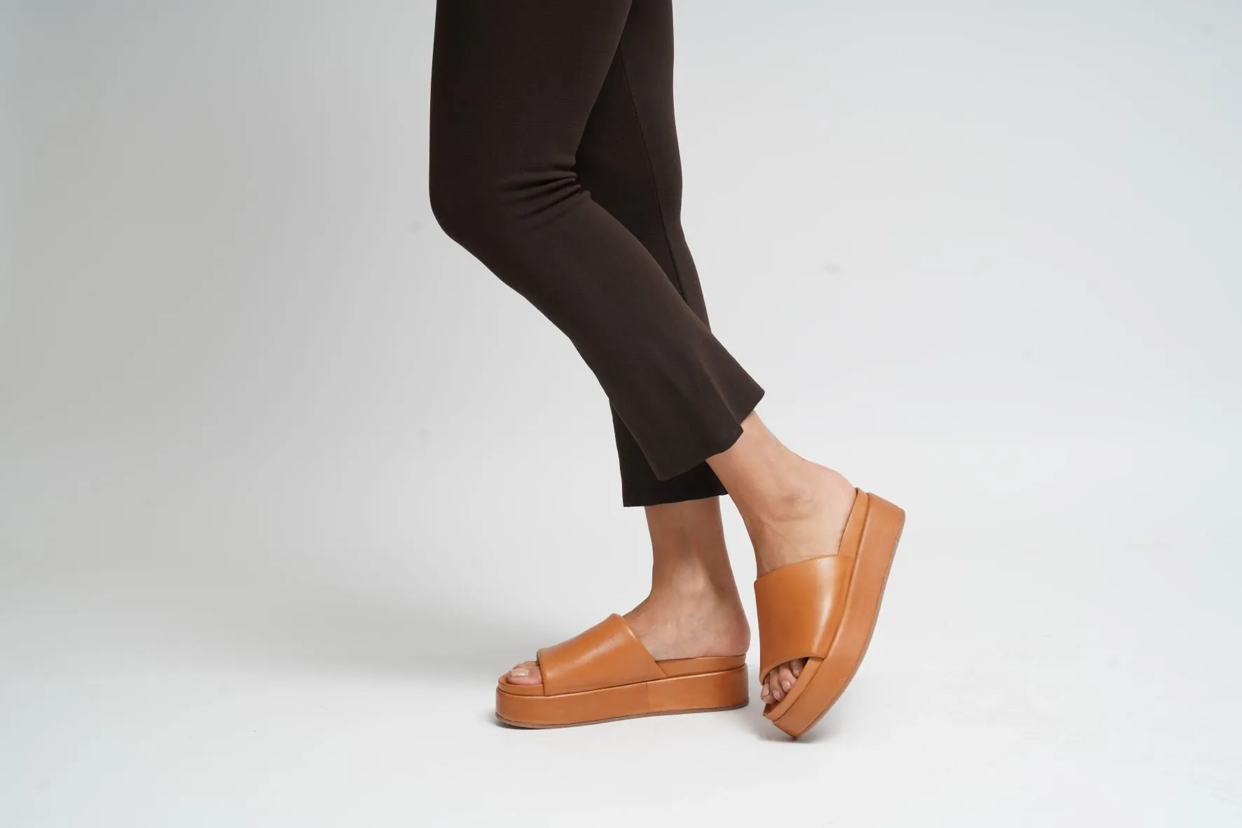 LE SANSA ASHU TAN Comfortable Cushioning Unique Design