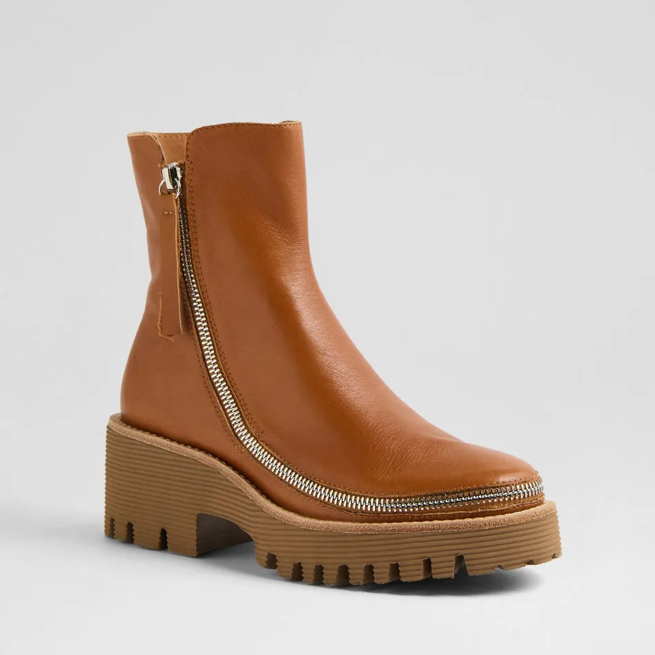 Buckle Closure DJANGO & JULIETTE WILIE DK TAN