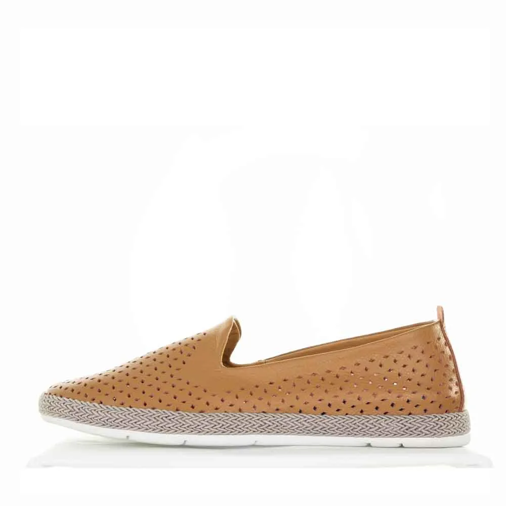 Remi Tan Quick Slip Travel Easy Step