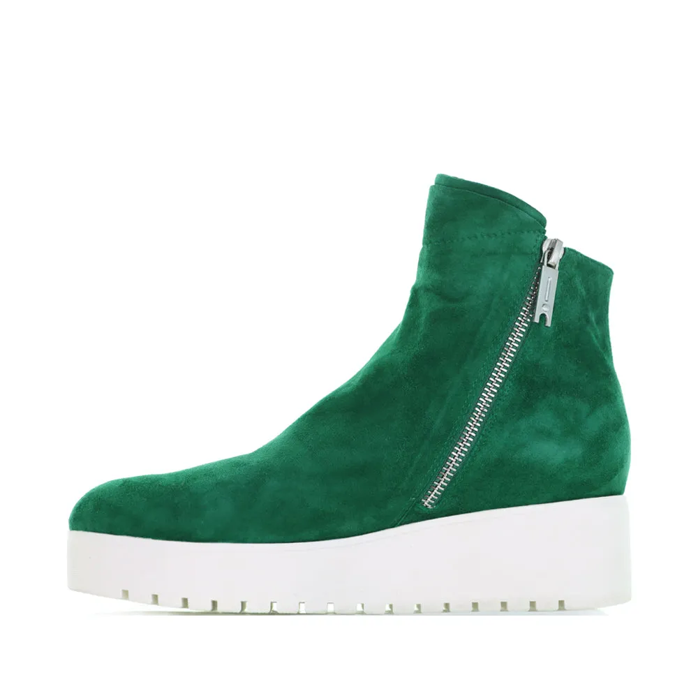 DJANGO & JULIETTE KADEN GREEN Modern Appeal Quick Wear
