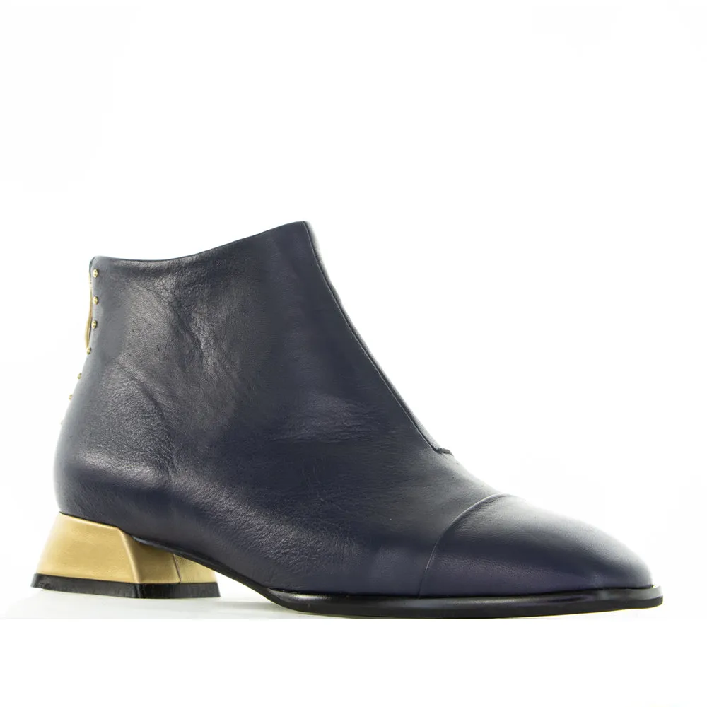 BRESLEY DEMON NAVY Muddy Path