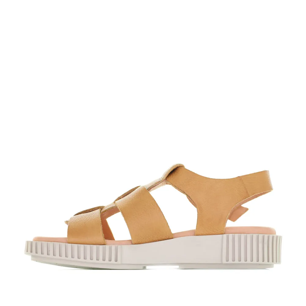 DJANGO & JULIETTE ITALA DK TAN ALMOND SOLE Everyday Step Hike Light