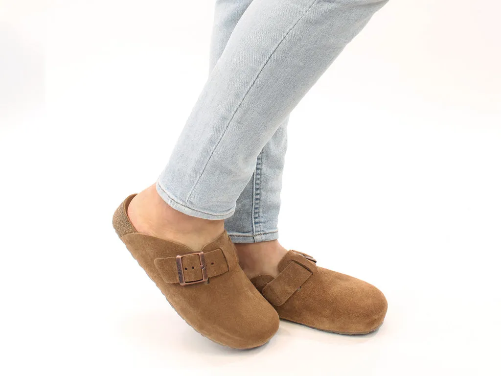 Haflinger Leather Clogs Porto Cognac photo shoot