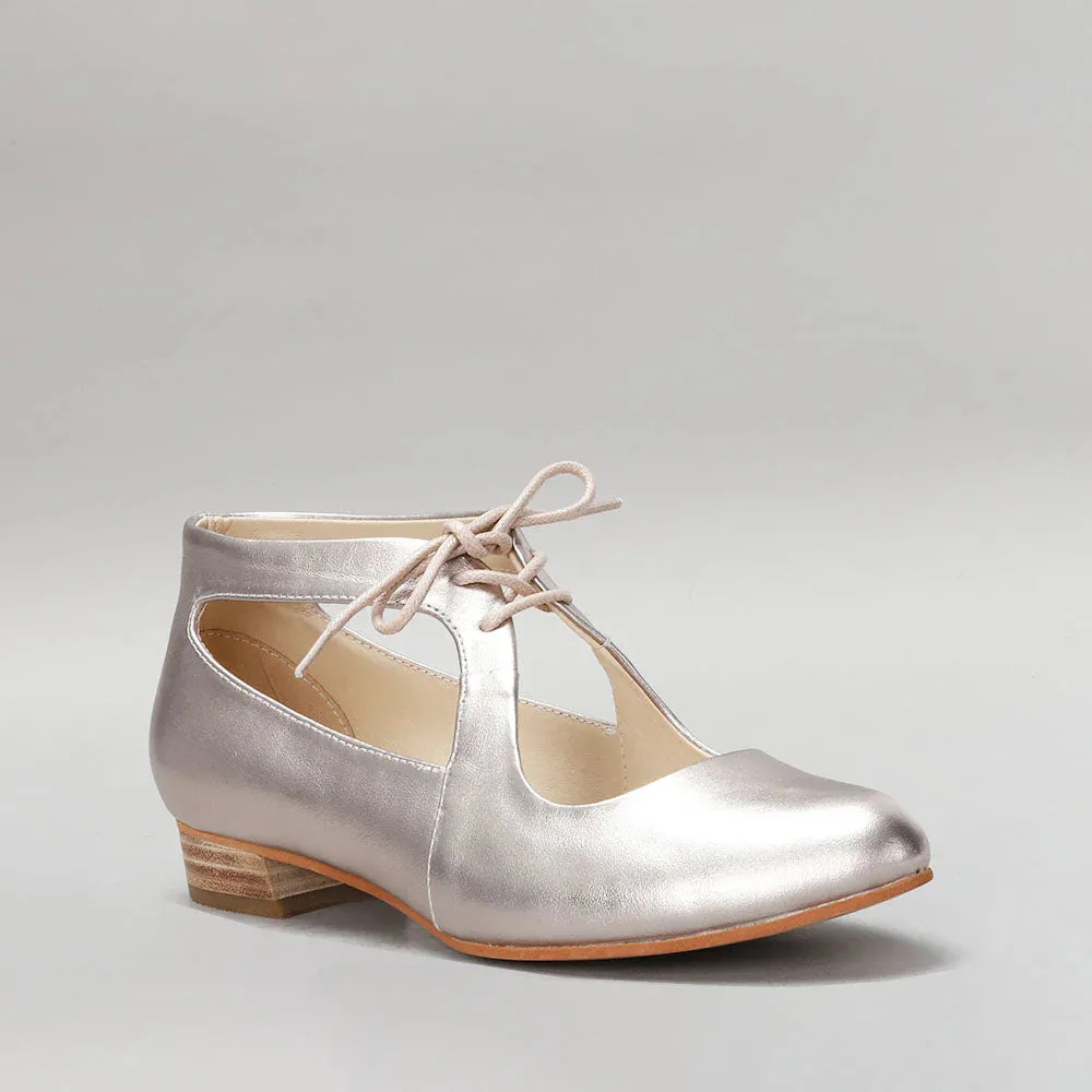 LE SANSA BOSS CHAMPAGNE Brunch Walk Supportive Travel Shoes.