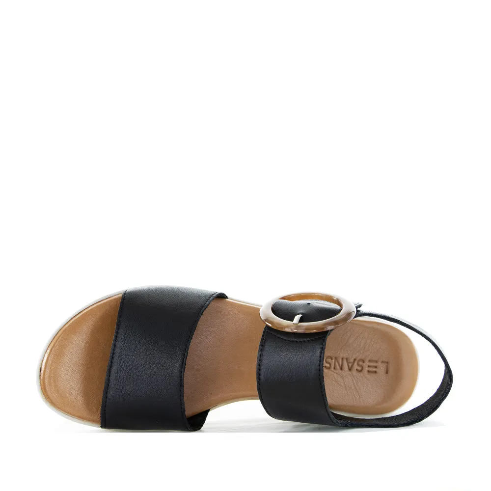 Stud Detail Minimal Cool LE SANSA GUARD BLACK