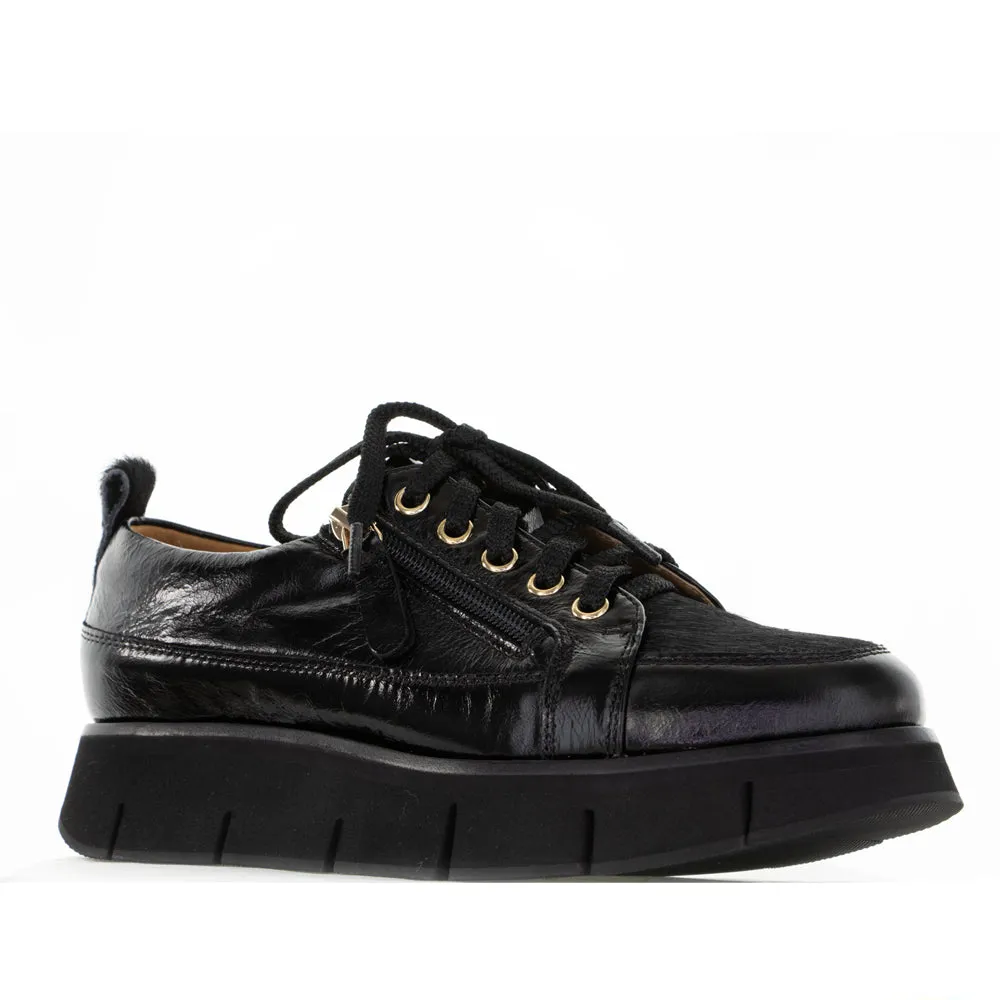 ALFIE & EVIE BINDI BLACK PATENT Low Top Performance