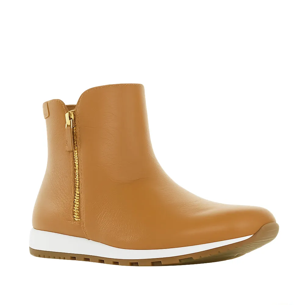 ZIERA BUZZ TAN Court Fast