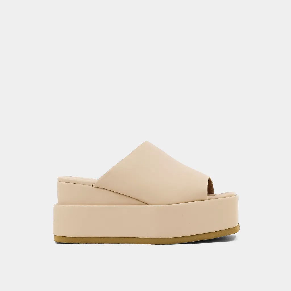 KARLIE Cushioned Footbed World Step