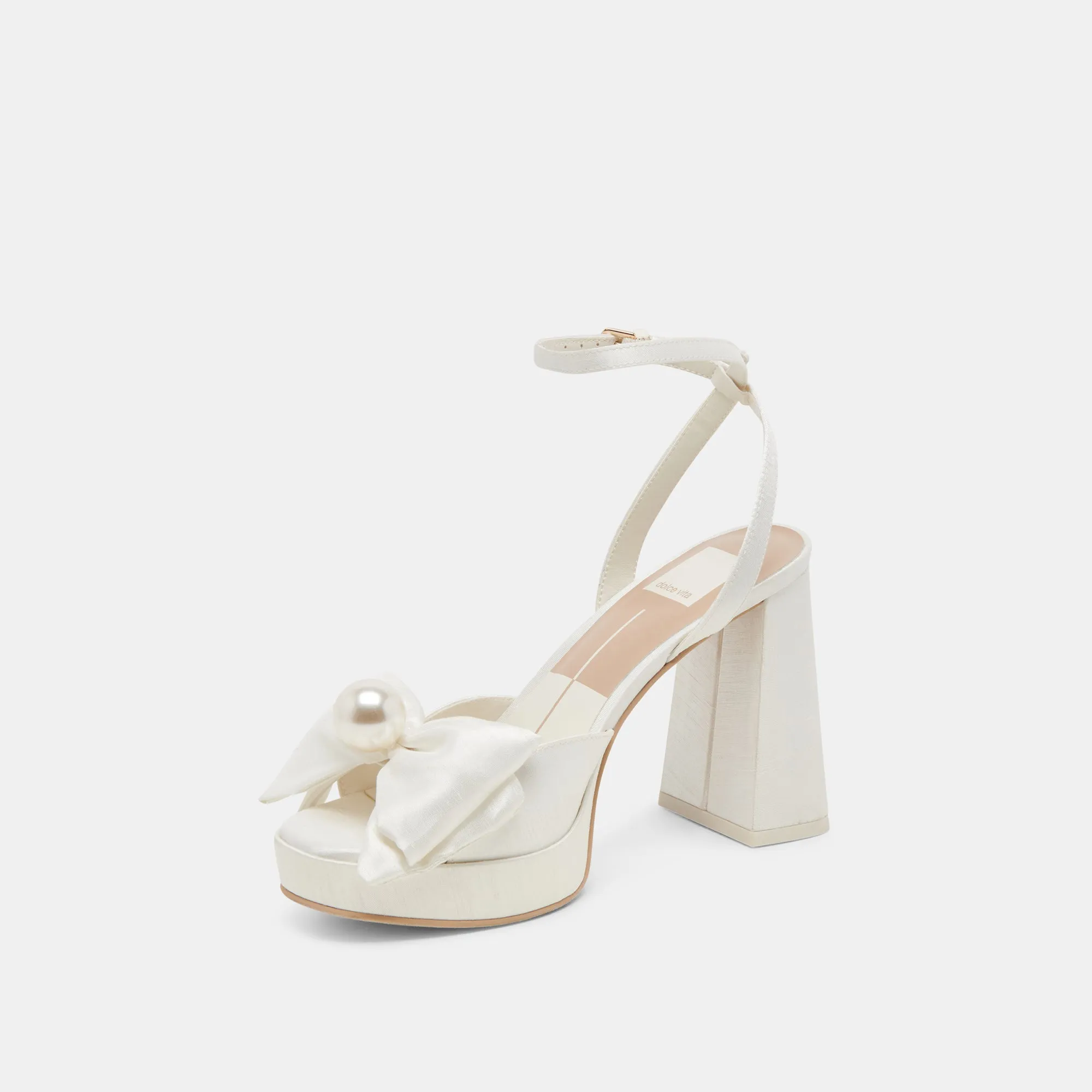 PATTON WIDE HEELS IVORY SATIN Padded collar