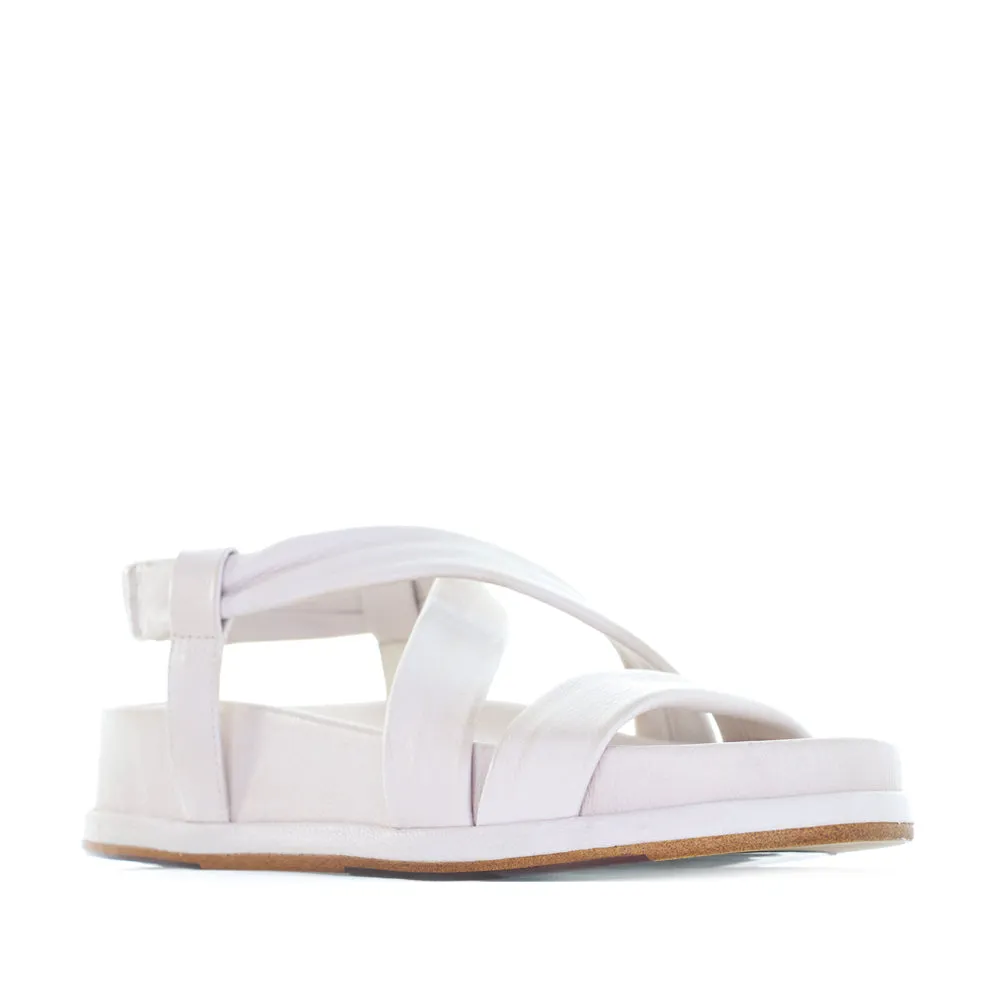 DJANGO & JULIETTE GOLISH VANILLA Slip In Comfort Chill Comfort Walk